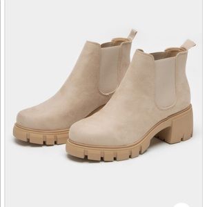 Clay Chelsea Boots